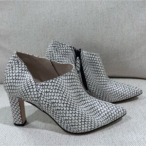 Cole Haan Vestry Pointed Toe Ankle Pump Snake Embossed Leather Size 6 NEW